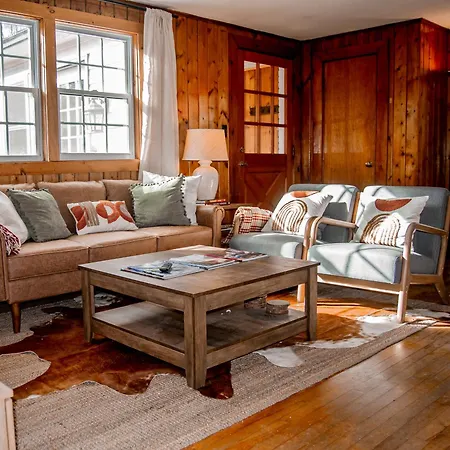 Birch House: Cozy Cabin 5 Min From Okemo